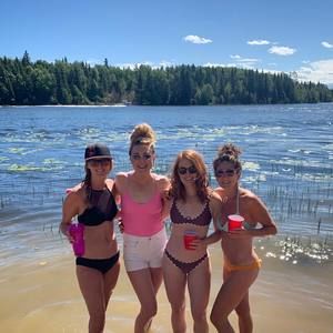 Meet your Posher, Caitlin